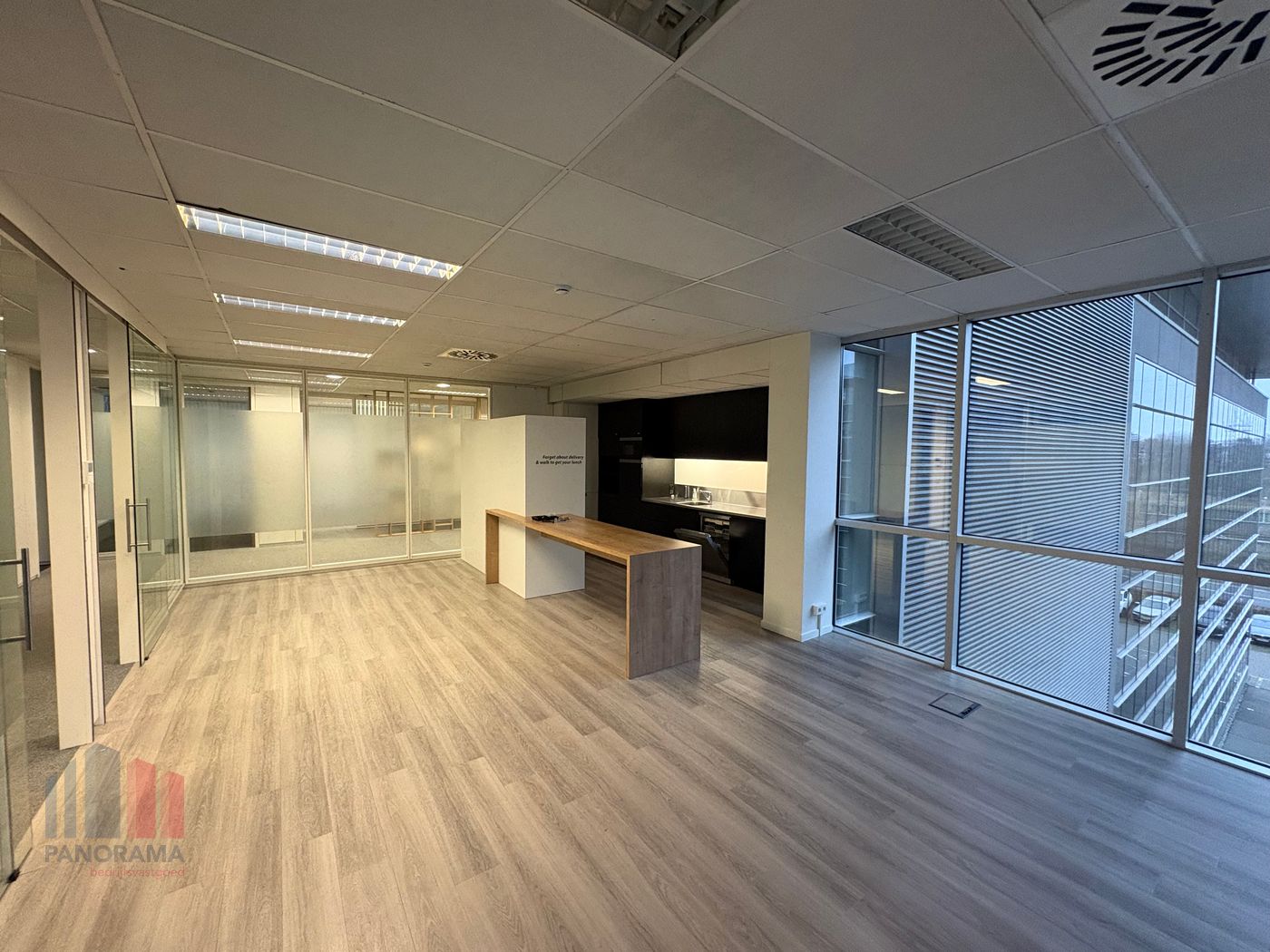 Kwalitatieve kantoorruimte van 961 m² met uitstekende bereikbaarheid - foto 5