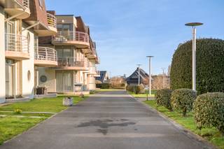 Te koop: gezellig appartement in de Derbylaan, Bredene, gelegen in een residentiële omgeving met toegang tot een gemeenschappelijk zwembad en...