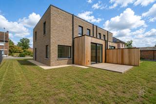 House for sale in Kaprijke