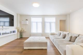 La Panne: Appartement van 116 m² met terras van 13 m², 2 slaapkamers, in het centrum! Dit appartement bevindt zich in een moderne residentie,...