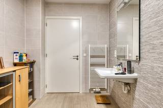 One bedroom assisted living home for sale on the Eilandje, a bustling neighborhood in Antwerp. Layout:- living space- open kitchen- bathroom...