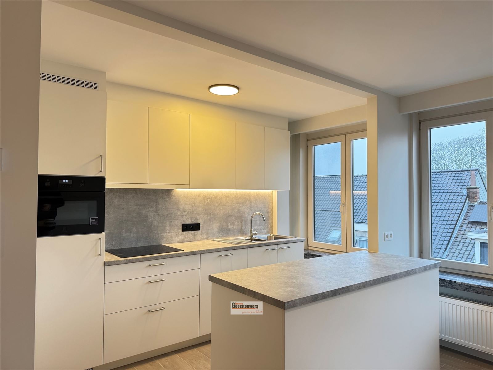 Volledig gerenoveerd appartement  - foto 2