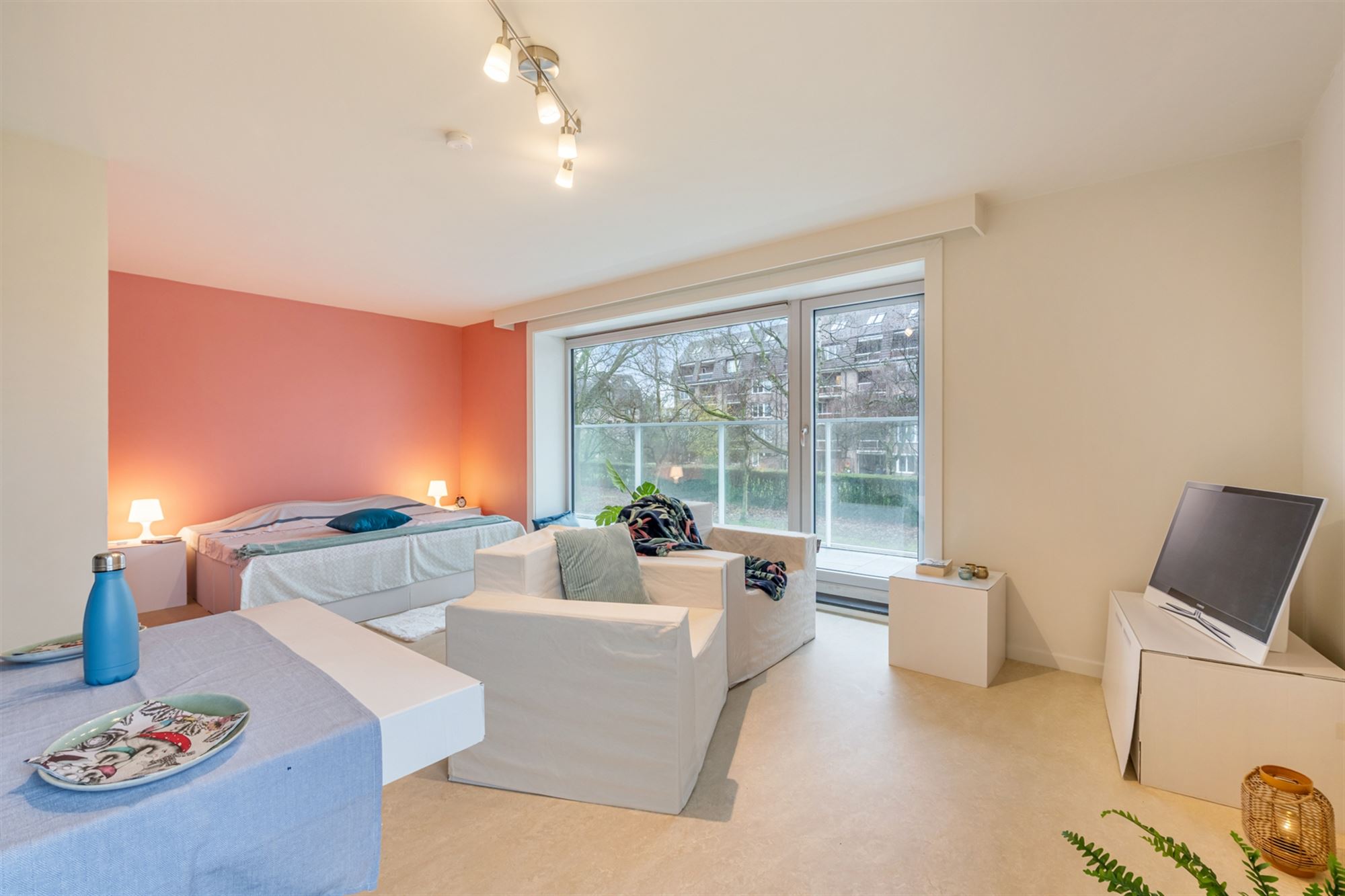 Vernieuwde studio met aangenaam terras - foto 4