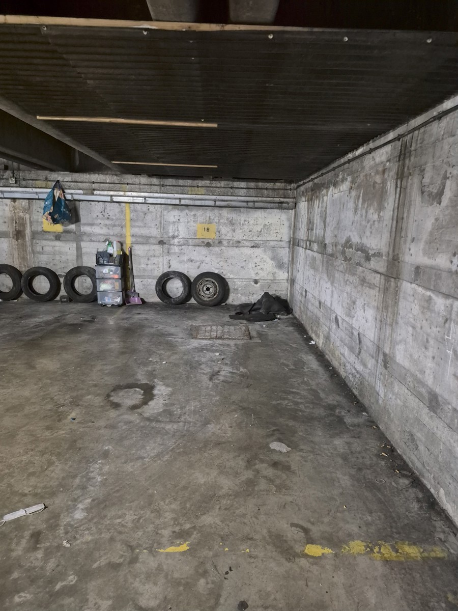 PARKEERPLAATS TE KOOP: 0478/46.38.74 - foto 2