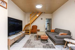 Twee slaapkamerwoning in hartje Ledeberg!Mobiscore: 9,2/10Ideale opportuniteit voor ouders met studerende kinderen, starters of investeerders!In de...