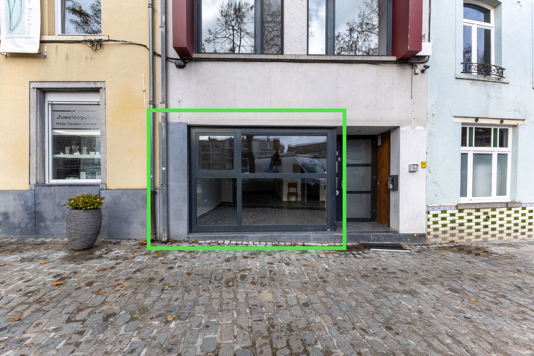 Commercieel gelijkvloers met duplex in centrum Halle - foto 2