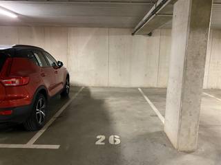 Laatste ondergrondse autostaanplaats (P25) in Residentie Hermes te Baal. Afmetingen: 2,5m breed x 5m diep. Voor meer informatie of een afspraak ter...