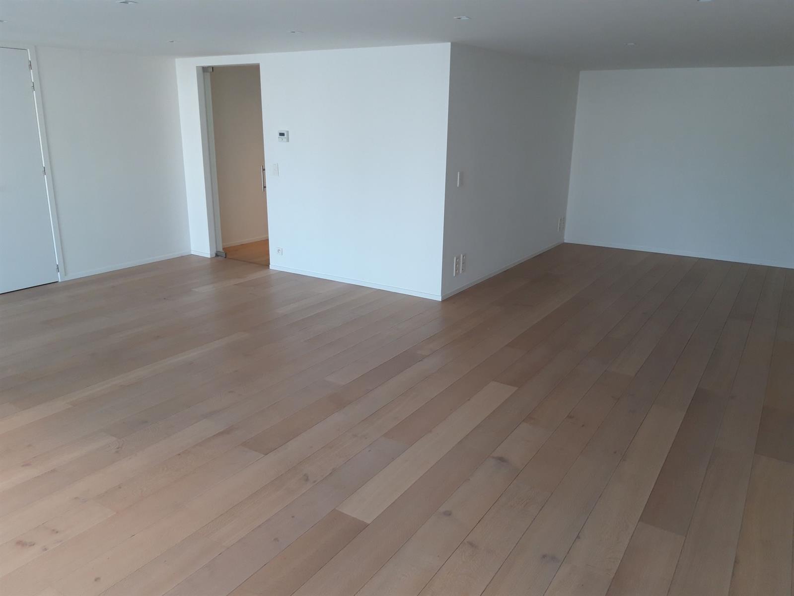 Prachtig luxe-appartement op de Markt met 3 slaapkamers, 2 terrassen en 2 autostaanplaatsen - foto 2