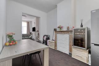 Ontdek deze charmante woning met 3 slaapkamers, centraal gelegen op wandelafstand van scholen, winkels en alle nodige voorzieningen. Deze eigendom...