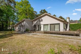 Deze te renoveren woning bevindt zich in een rustige straat op de grens van Keerbergen en Rijmenam. Ze is gelegen op een mooi perceel van 1.833 m²...