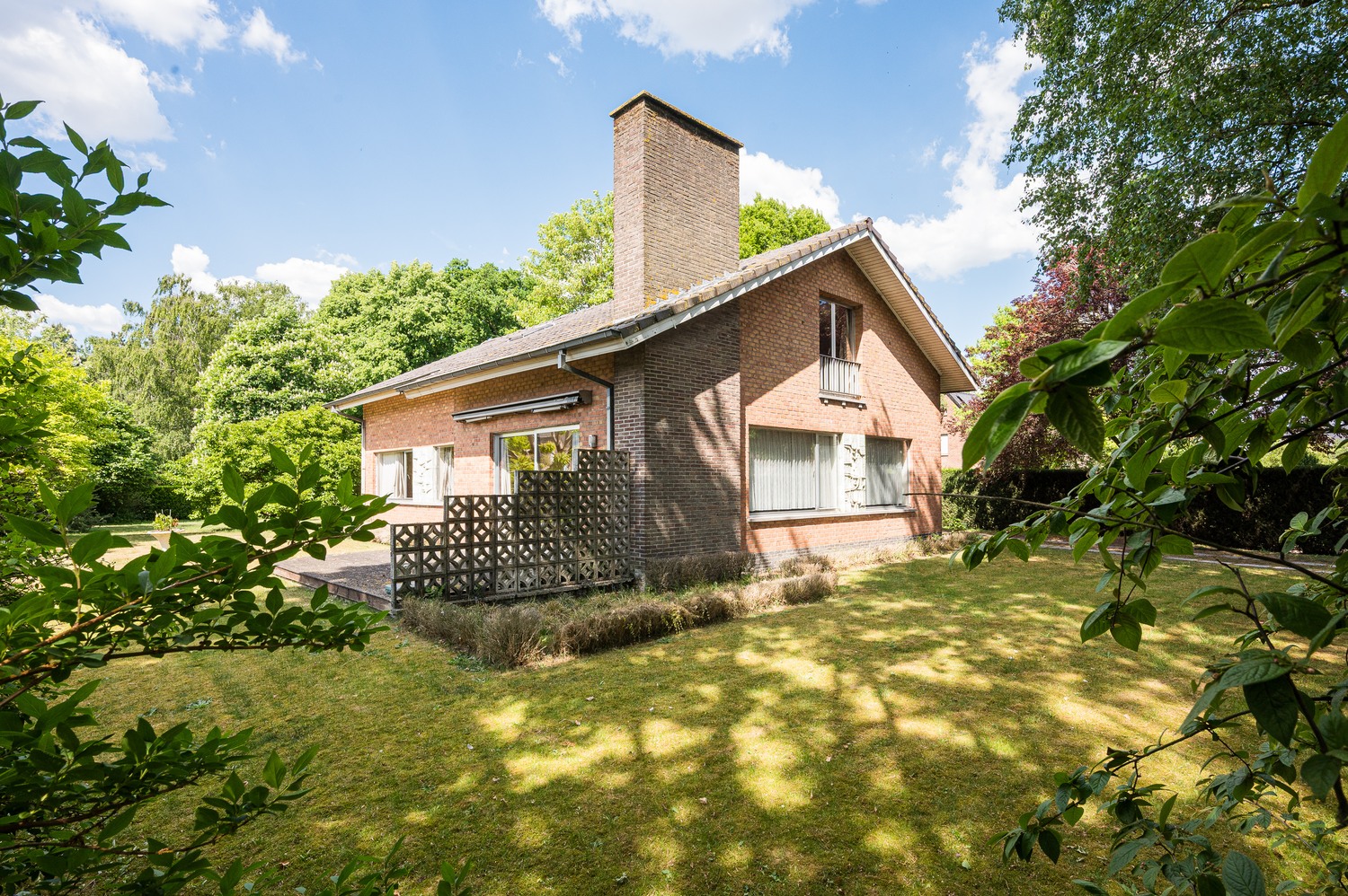 Karaktervolle woning met riante tuin in Eeklo - foto 2