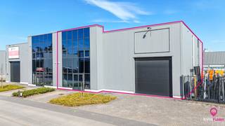 Bij ImmoFusion 7/7 “open huis” : klik op onze 3D-TOUR.Ervaar vastgoed alsof je er zelf doorloopt!Welkom in dit recente, instapklare magazijn gelegen...