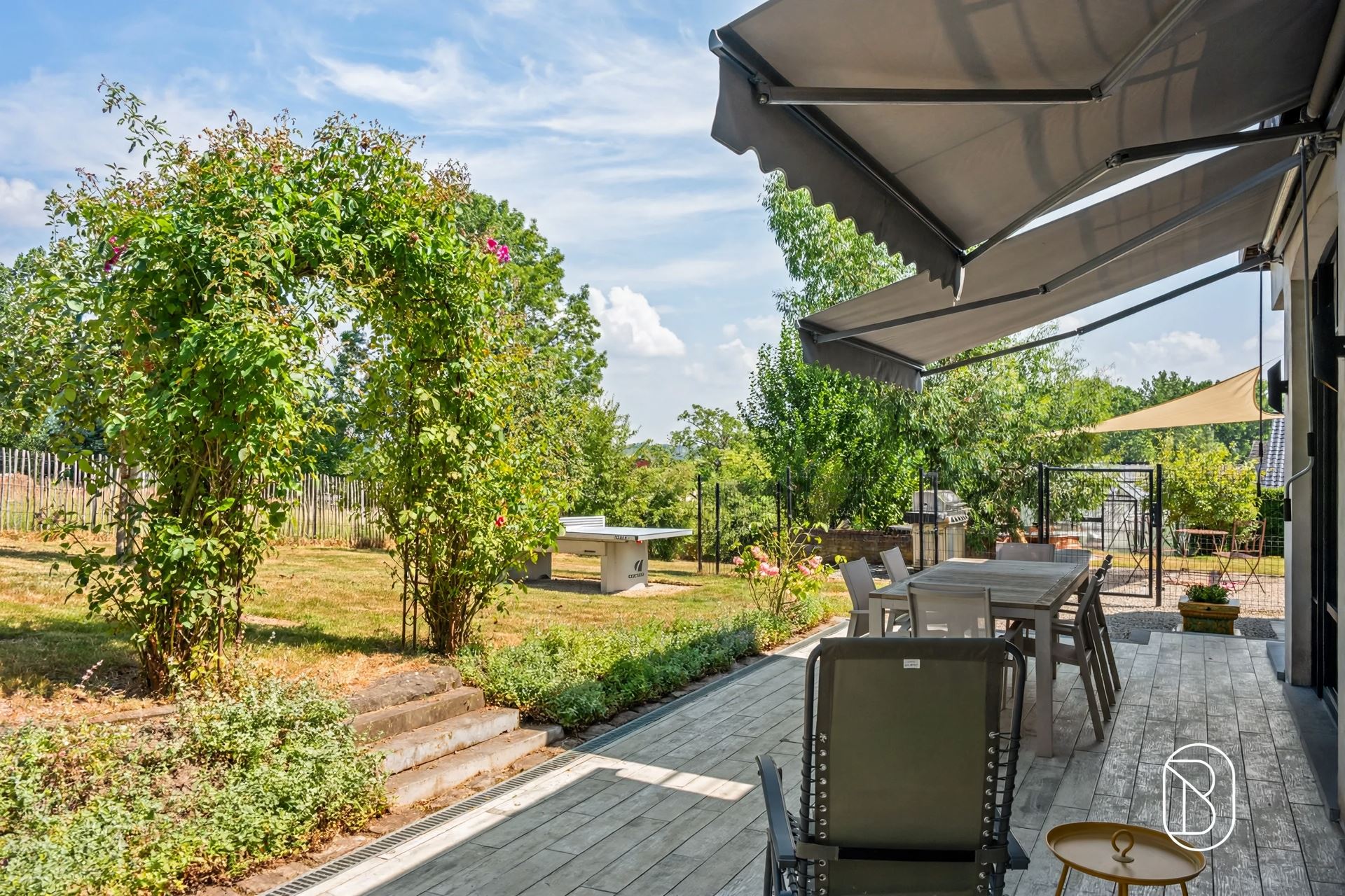 Ruime karakterwoning met 4 slk, grote tuin en charme. - foto 4