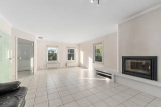 Te koop: instapklare open bebouwing in Berlare, met garage, oprit en doorrit tot de tuin.Deze woning uit 1996 combineert praktische indeling met een...