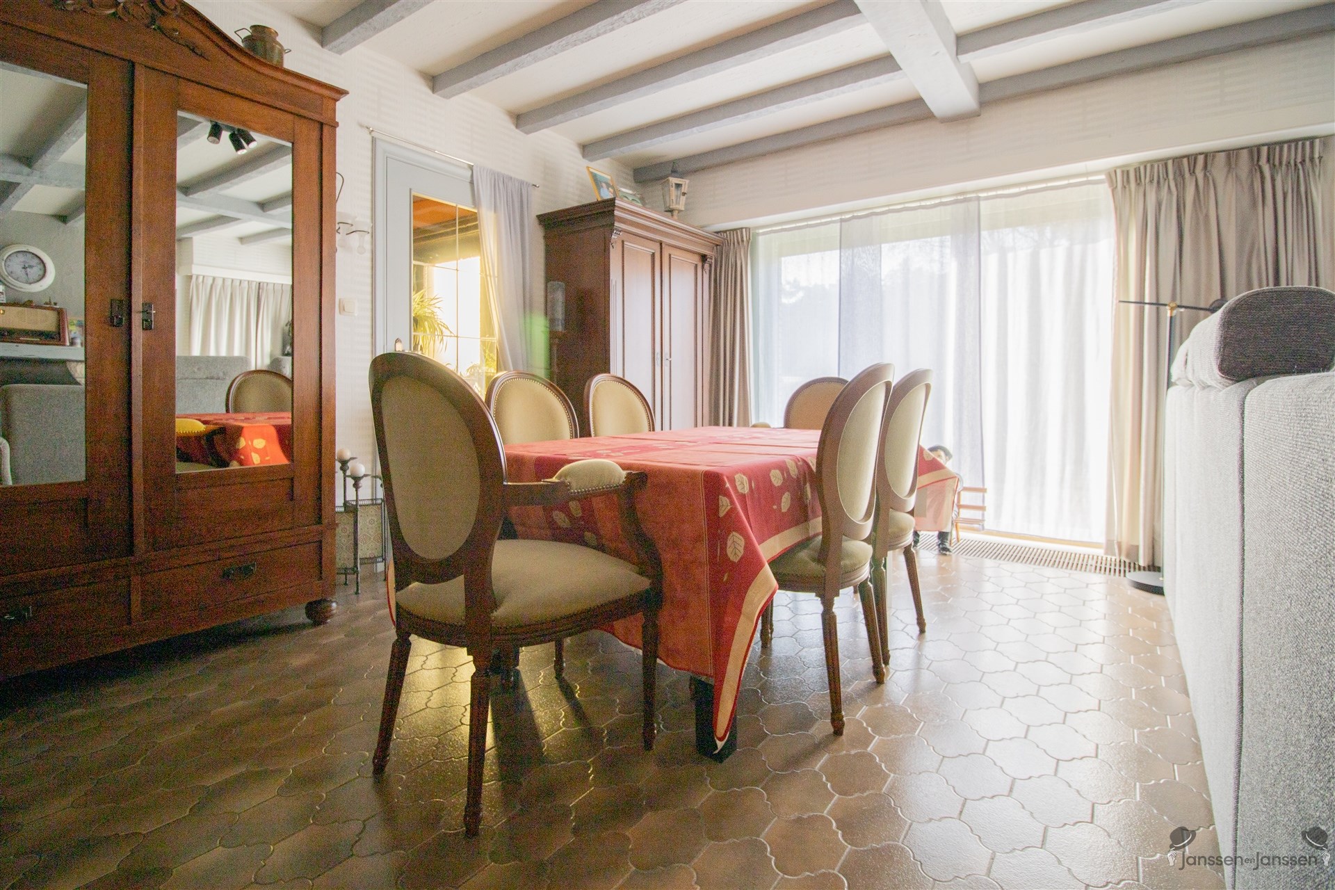 Rustig gelegen gelijkvloerse woning met 3 slaapkamers op 973 m² - foto 3