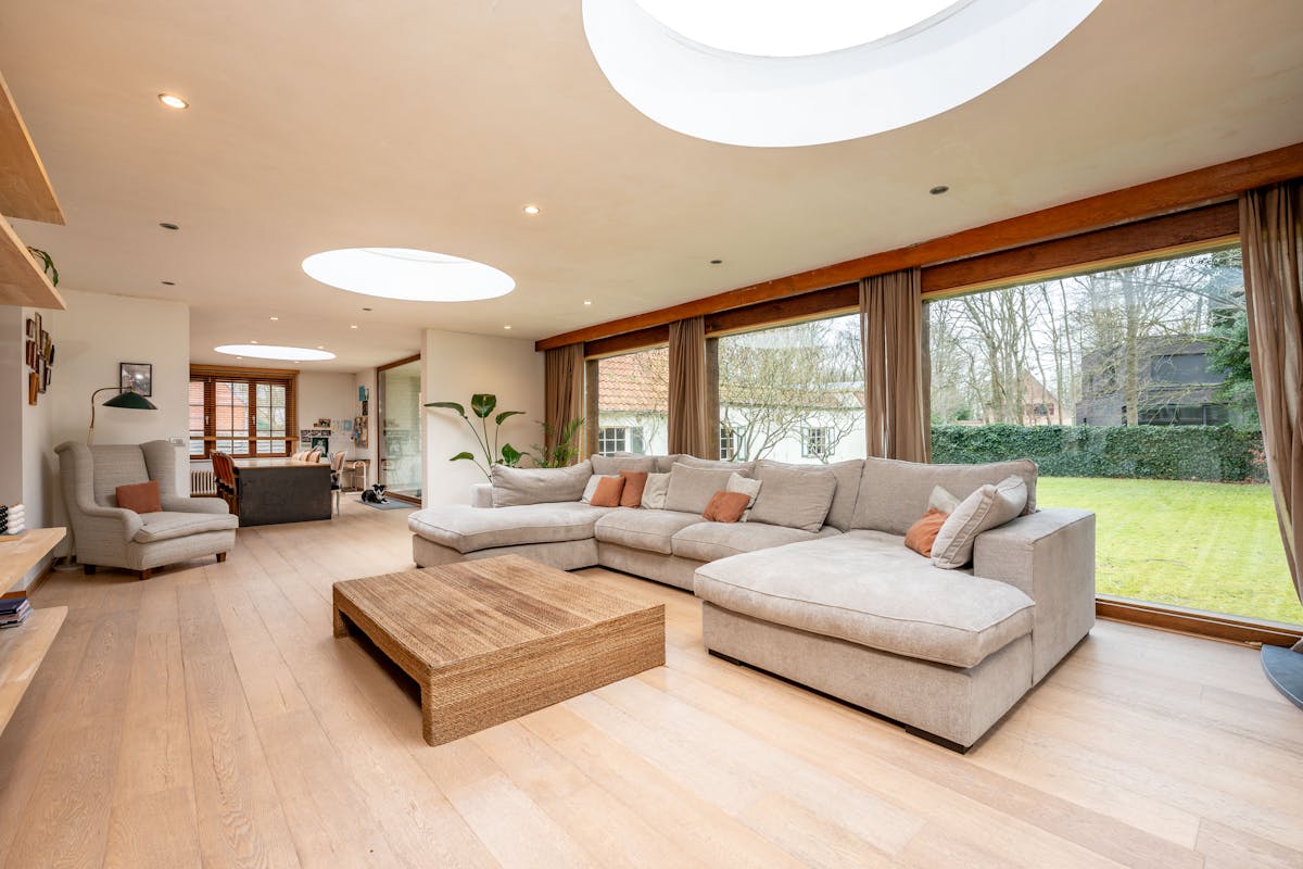 Karaktervolle villa met 6 slaapkamers  in Assebroek - foto 3