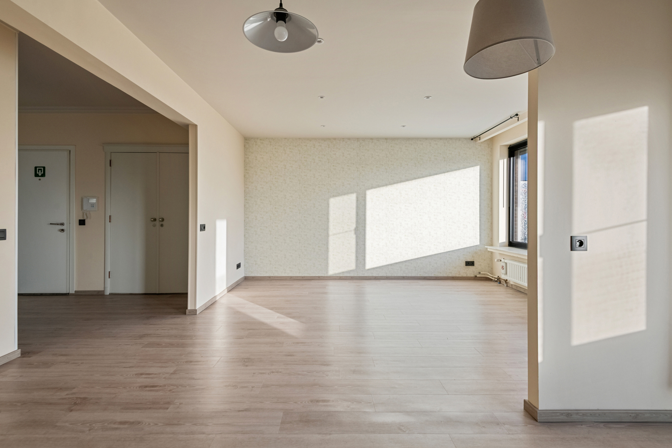 Lichtrijk appartement op de 5de verdieping met terras en groen zicht in Wilrijk - foto 4