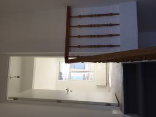 <p>Wonen in deze prachtige studio? Stel je kandidaat via stadsgoed@era.be ! Stuur ons wat info over jezelf en waarom jij graag hier zou willen wonen! Luxestudio op toplocatie! 2de verdieping van een volledig gerenoveerd gebouw. Prachtige straat met herenwoningen, veilige en zeer centrale locatie! Indeling: inkomhal met vestiairenis, leefruimte/slaaphoek, nieuwe keuken, eethoek comfortabele douche en apart toilet. Huurprijs EUR 670/maand, + kosten: provisie 60/maand: water, gas, elektriciteit en EUR 30 verzekering, schoonmaak en verlichting hall. NIET voor studenten! Beschikbaar vanaf 01/09/2026 ! Interesse? Mail dus naar stadsgoed@era.be en vermeld duidelijk naam en GSMnr.</p>