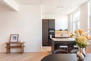 Stel je voor: wonen op een steenworp van de Leien, met de highlights van Antwerpen letterlijk aan je voeten. Aan de Mechelsesteenweg wacht deze...