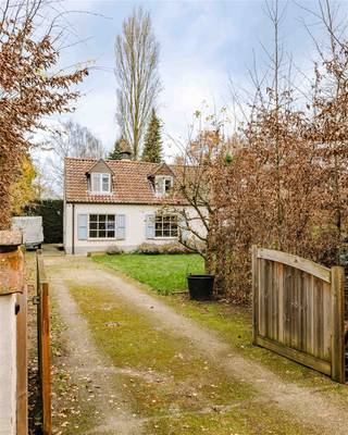 SINT-MARTENS-LATEM - Vous êtes à la recherche d'une maison confortable avec un grand jardin à louer à Sint-Martens-Latem ? Cet appartement est fait...