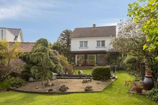 Well-maintained semi-detached house, quietly located in a low-traffic street and within walking distance of shops and public transport.This property...