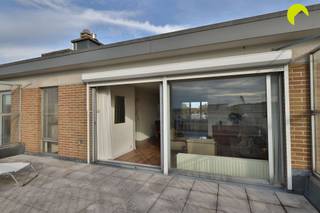 Op de Ruggeveldlaan in Deurne vinden we dit verzorgde dakstudio-appartement met prachtig terras in een goed onderhouden gebouw.  Momenteel is het...