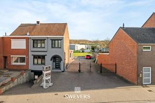 Voor meer info en foto’s, surf naar www.swevers.be – In een rustige straat in Borgloon ontdek je deze verrassend ruime halfopen woning op een...