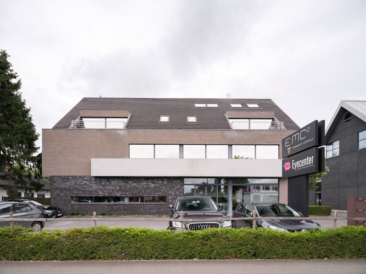 Uniek medisch vastgoed in hartje Sint-Martens-Latem – Instapklaar & professioneel uitgerust - foto 1