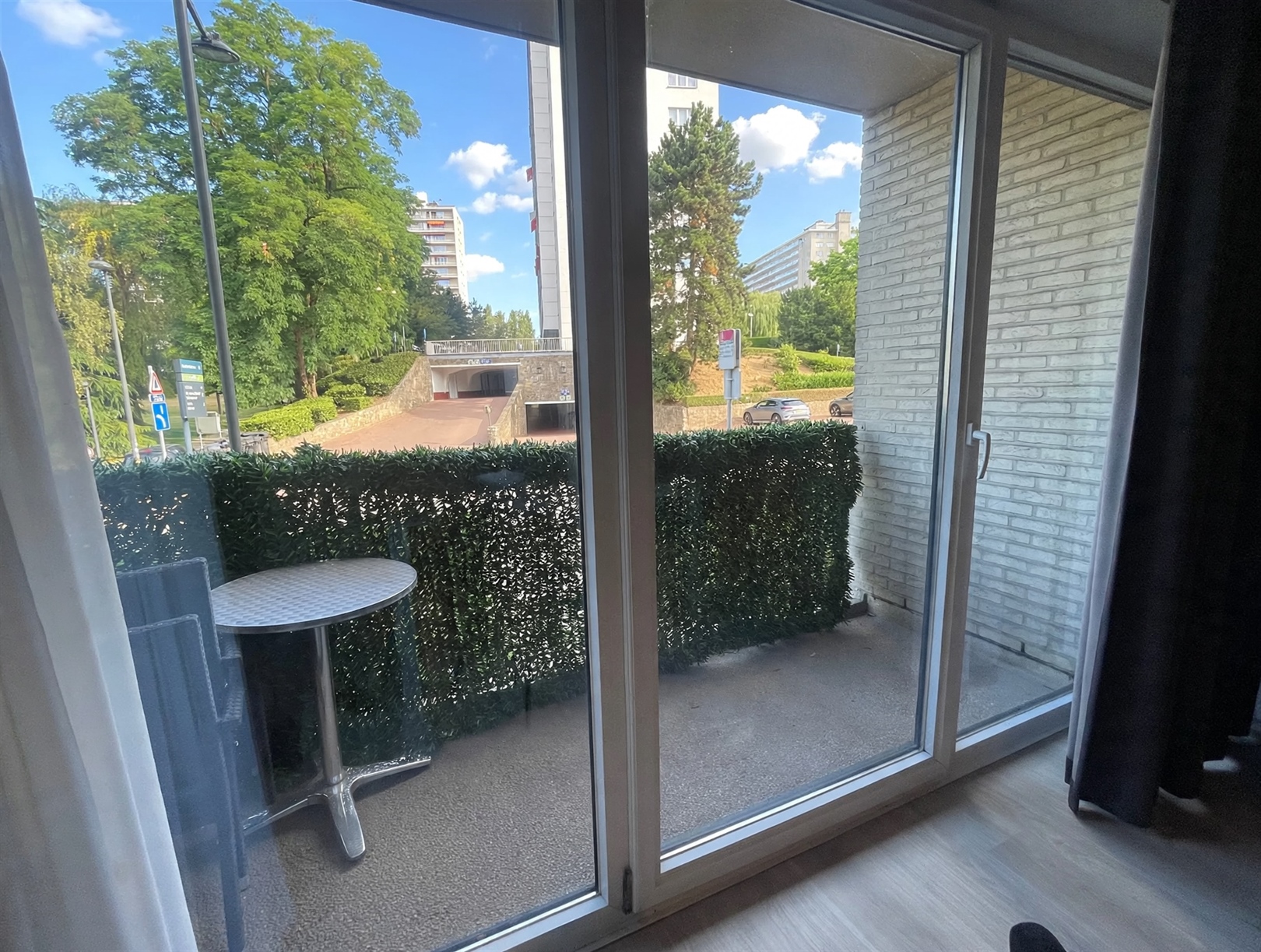 Gemeubeld appt met 2 slpkmrs, 2 terrassen en staanplaats! - foto 5