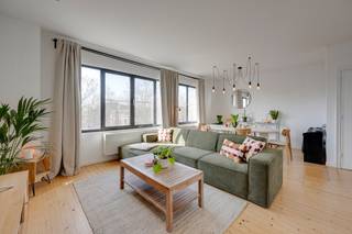 De Grotesteenweg is zo’n plek waar alles mooi samenkomt. Je woont hier in een levendige buurt waar winkels, bakkers, cafés en openbaar vervoer...