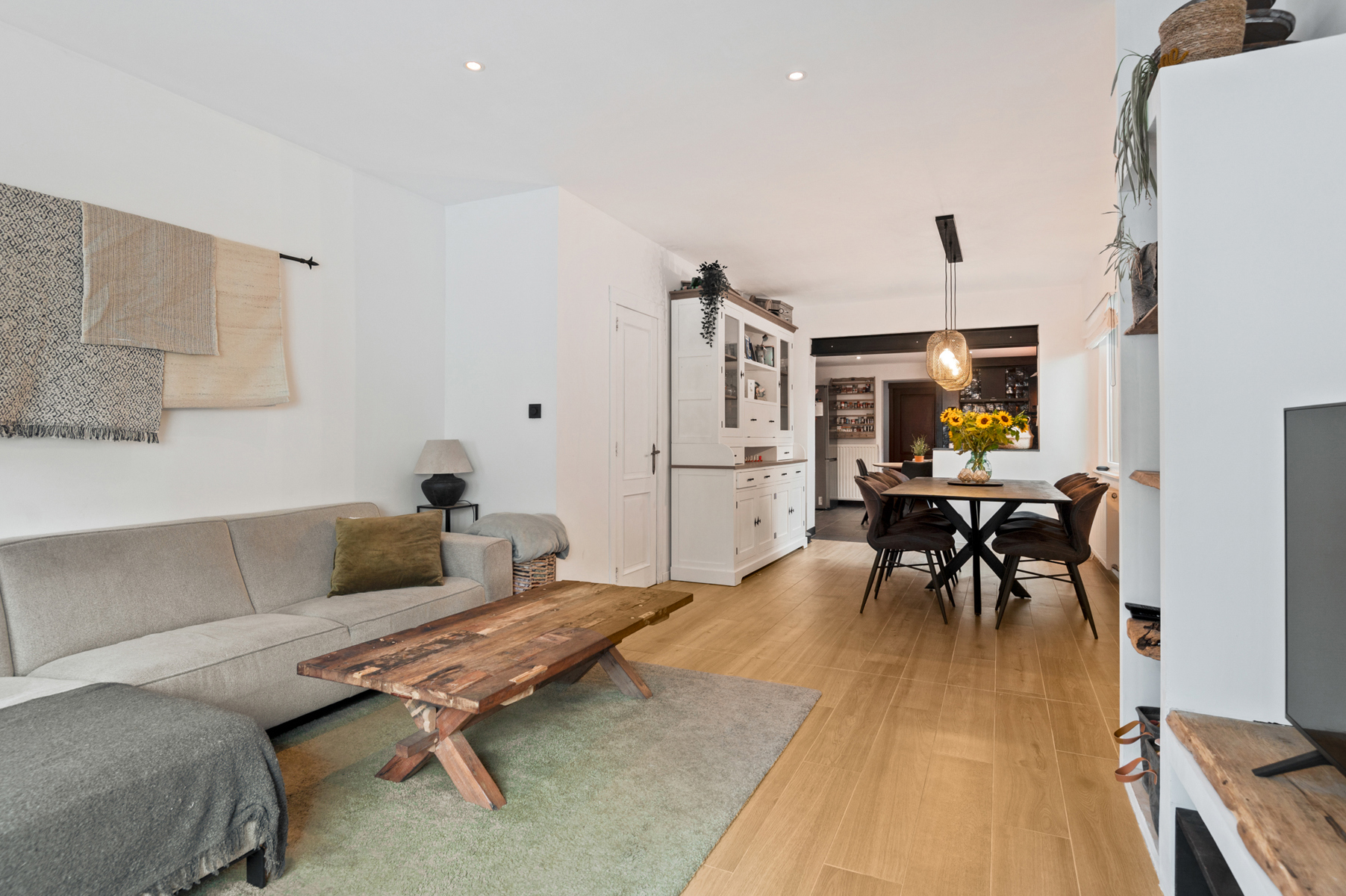 Charmante starterswoning met zuid tuin en ruime garage! - foto 4