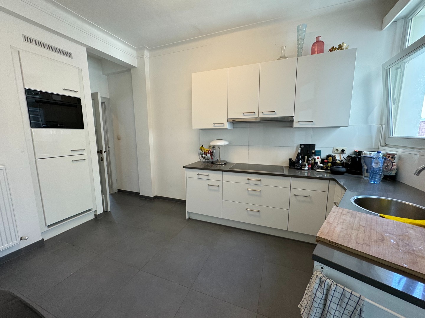 Prachtig appartement op de 5de verdieping met 2 slaapkamers. - foto 4
