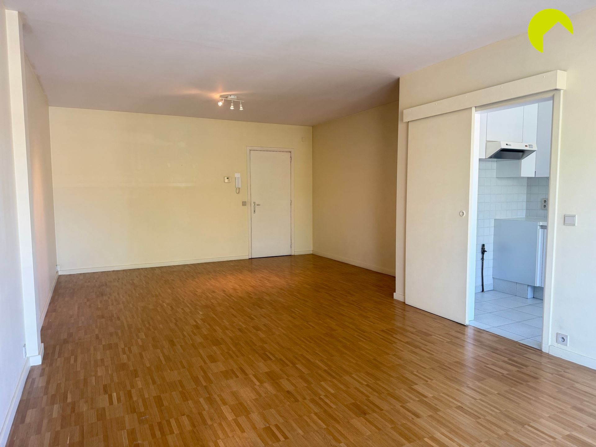 Goed onderhouden appartement met twee slaapkamers! - foto 3