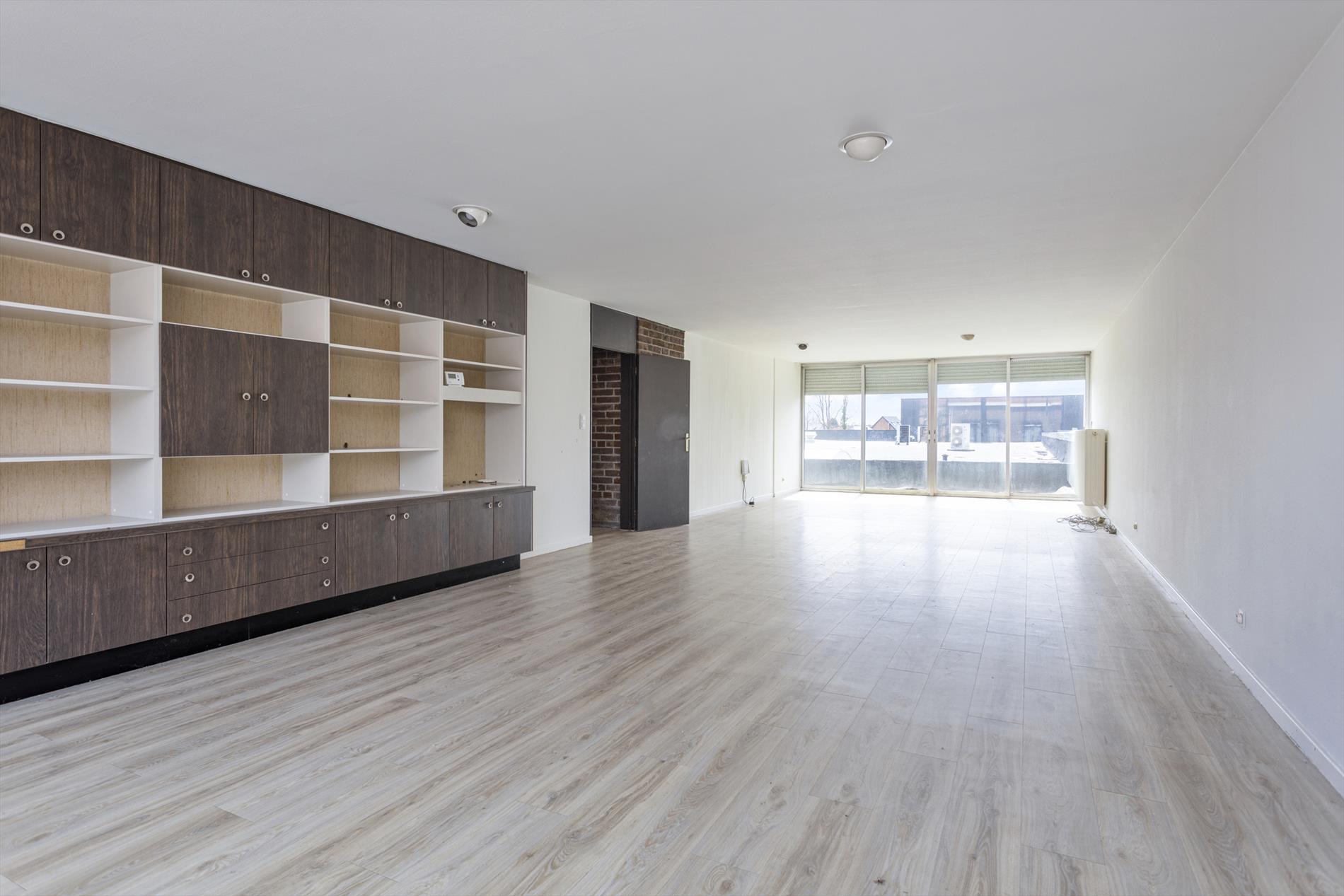 3 ruime te renoveren appartementen met 3 & 4 slaapkamers in het centrum van Balen! - foto 4