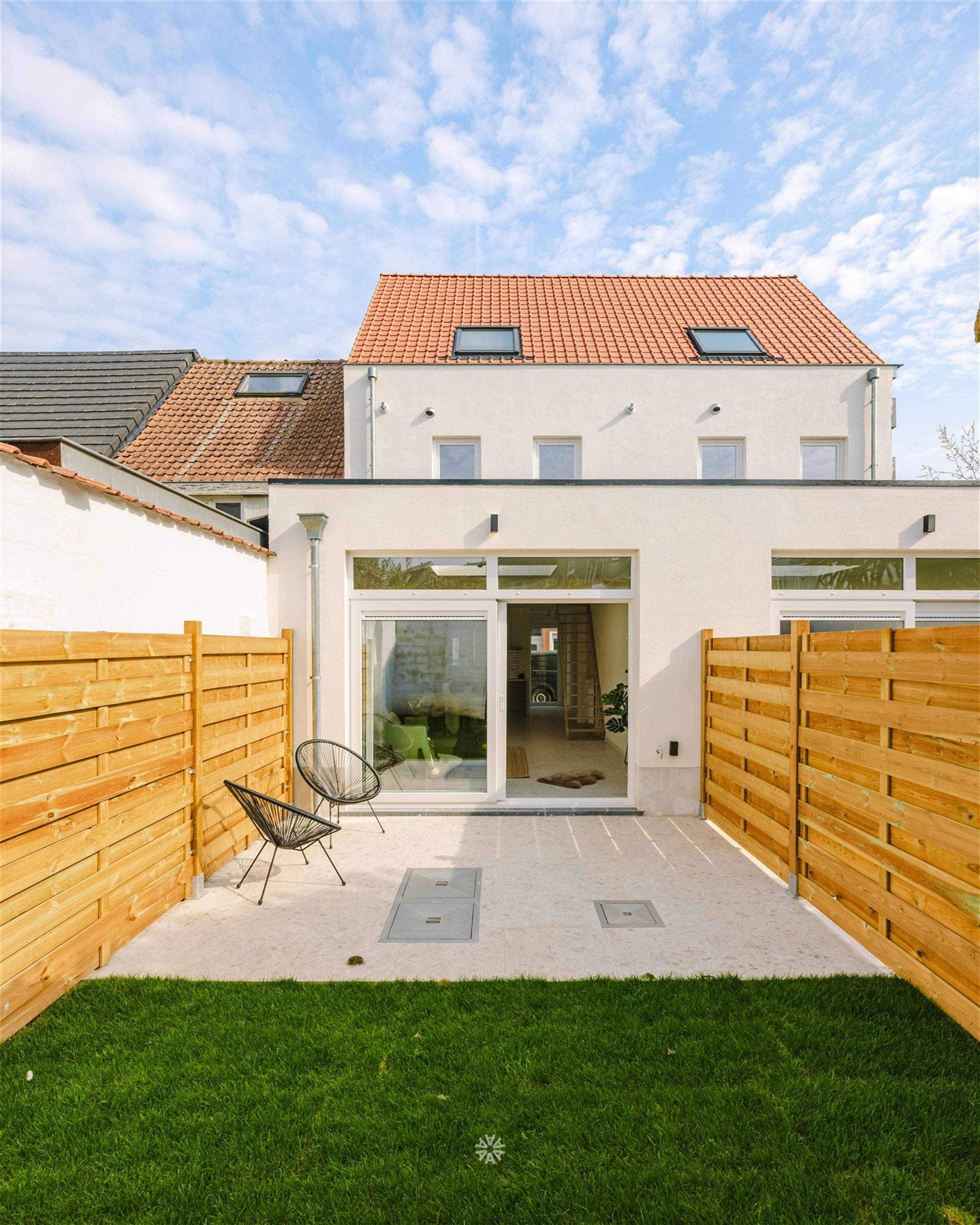 Gerenoveerde woning met stadstuin - foto 2