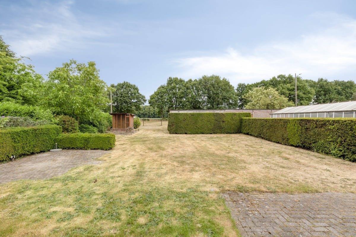 Landhuis op ca.1214m²  met aanpalend bouwland aan de tuin ! - foto 3
