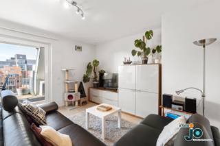 Dit prachtig en ruim duplexappartement ligt in het hartje van Bredene-Bad in een jonge en moderne residentie. Het is gelegen op een...