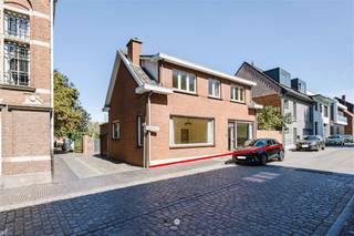 Bent u op zoek naar een te renoveren woning of bouwgrond in het hart van Kallo? Dan is dit pand misschien precies wat u zoekt! De belangrijkste...