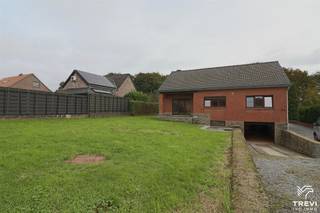 Composition :Sous-sol : garage : 39,96 m², cave : 12,95 m², local chaufferie/buanderie : 10,90 m².Rez-de-Chaussée : hall d'entré : 9,03 m², living :...