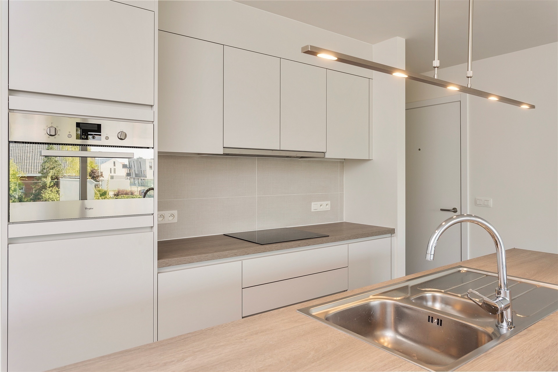 Appartement met 2 slaapkamers nabij centrum - foto 3