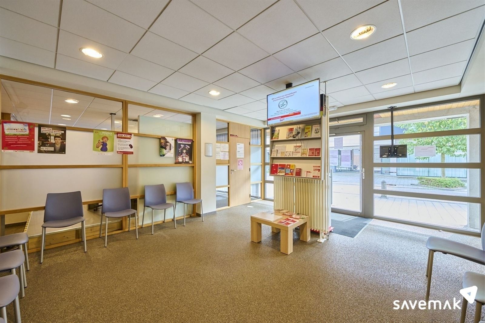 Ruim kantoorgebouw in Lommel centrum - foto 5