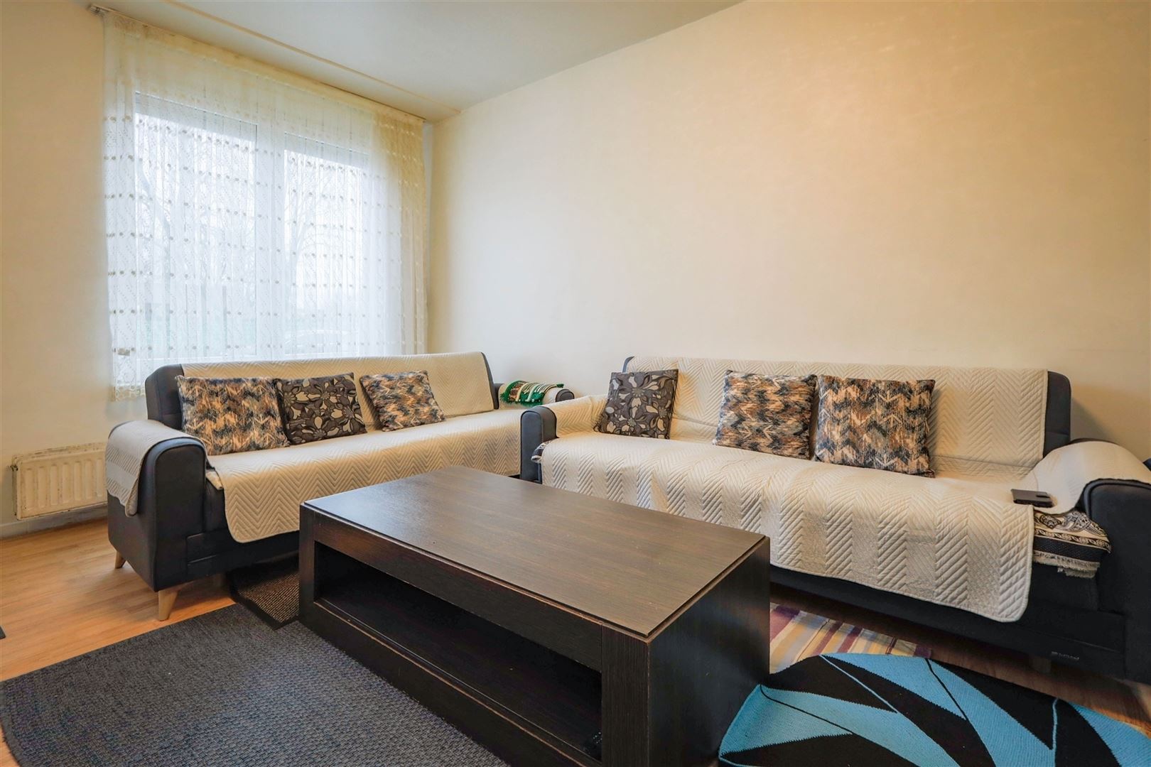 Ruime woning met mogelijkheden te koop - foto 2