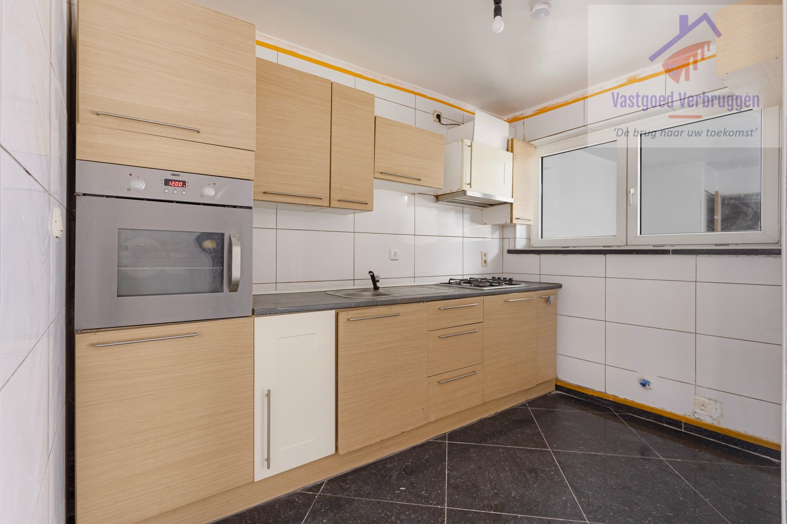 Centraal gelegen ruime woning met 5 slaapkamers, 2 badkamers en tuin! - foto 4