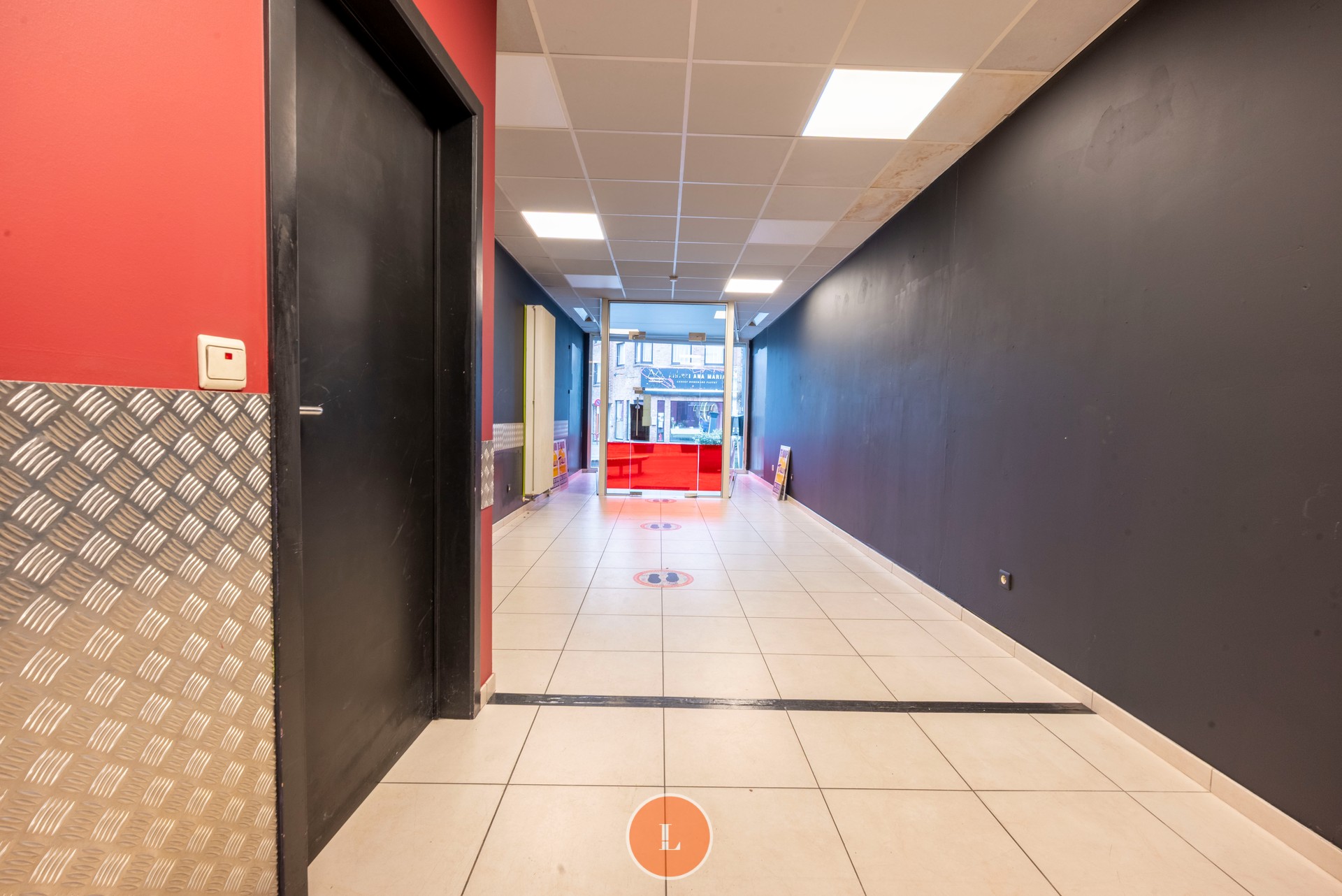 Centraal gelegen handelspand voor gemengd gebruik - photo 3