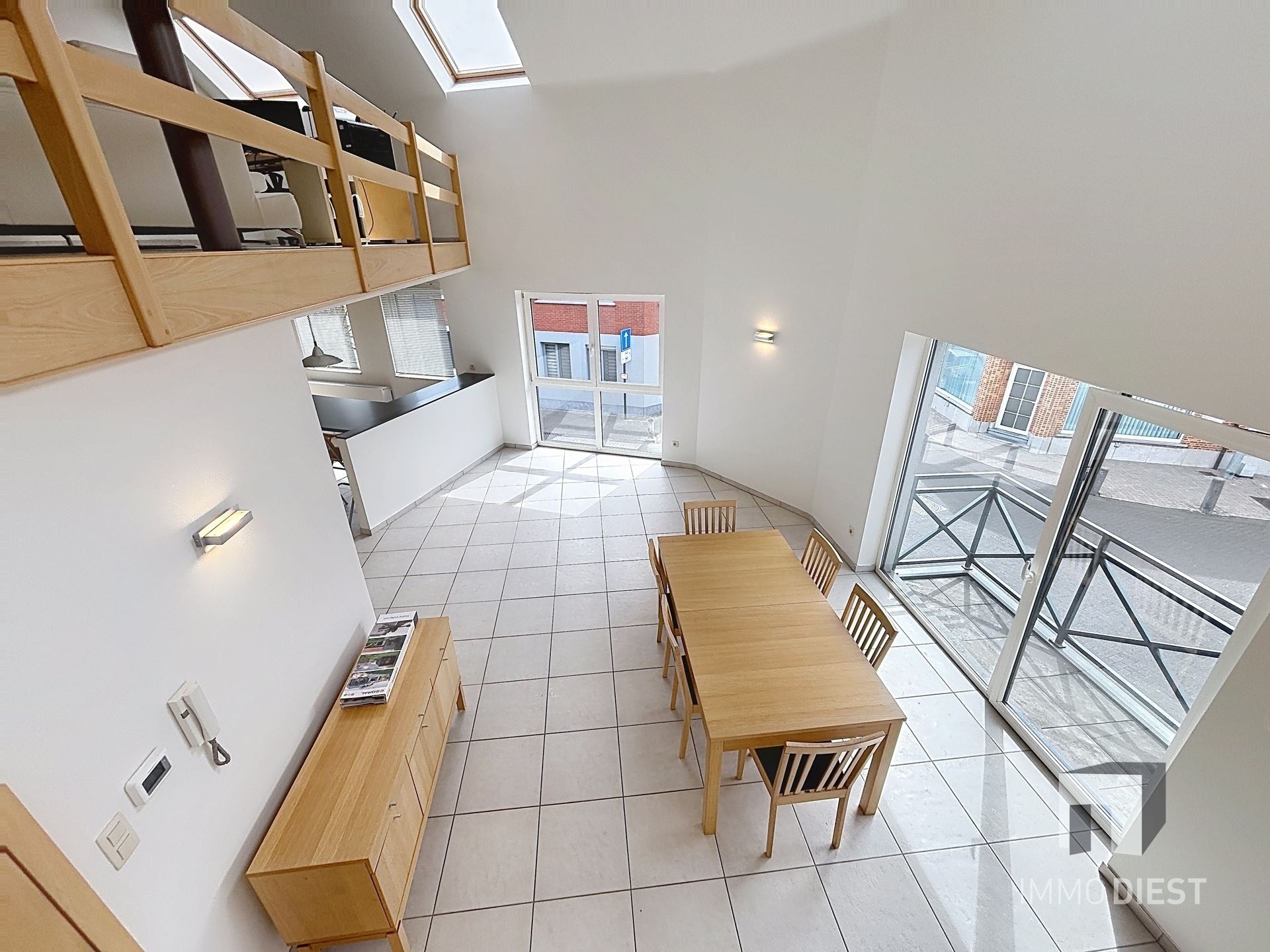 Knap duplexappartement badend in licht op gunstige ligging in Zichem. - foto 4