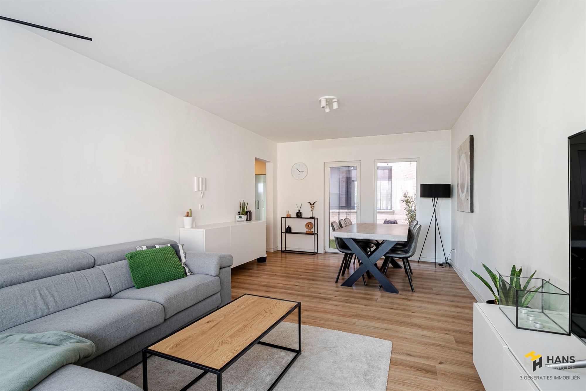 Instapklaar appartement ( 80 m²) met 2 slaapkamers en tuin (95 m²) in Duffel. - foto 2