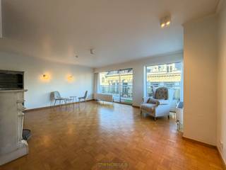 Te huur STIJLVOL APPARTEMENT met 3 slaapkamers, centraal gelegen met mooi uitzicht in Ronse. Dit appartement onderging een grondige renovatie en...