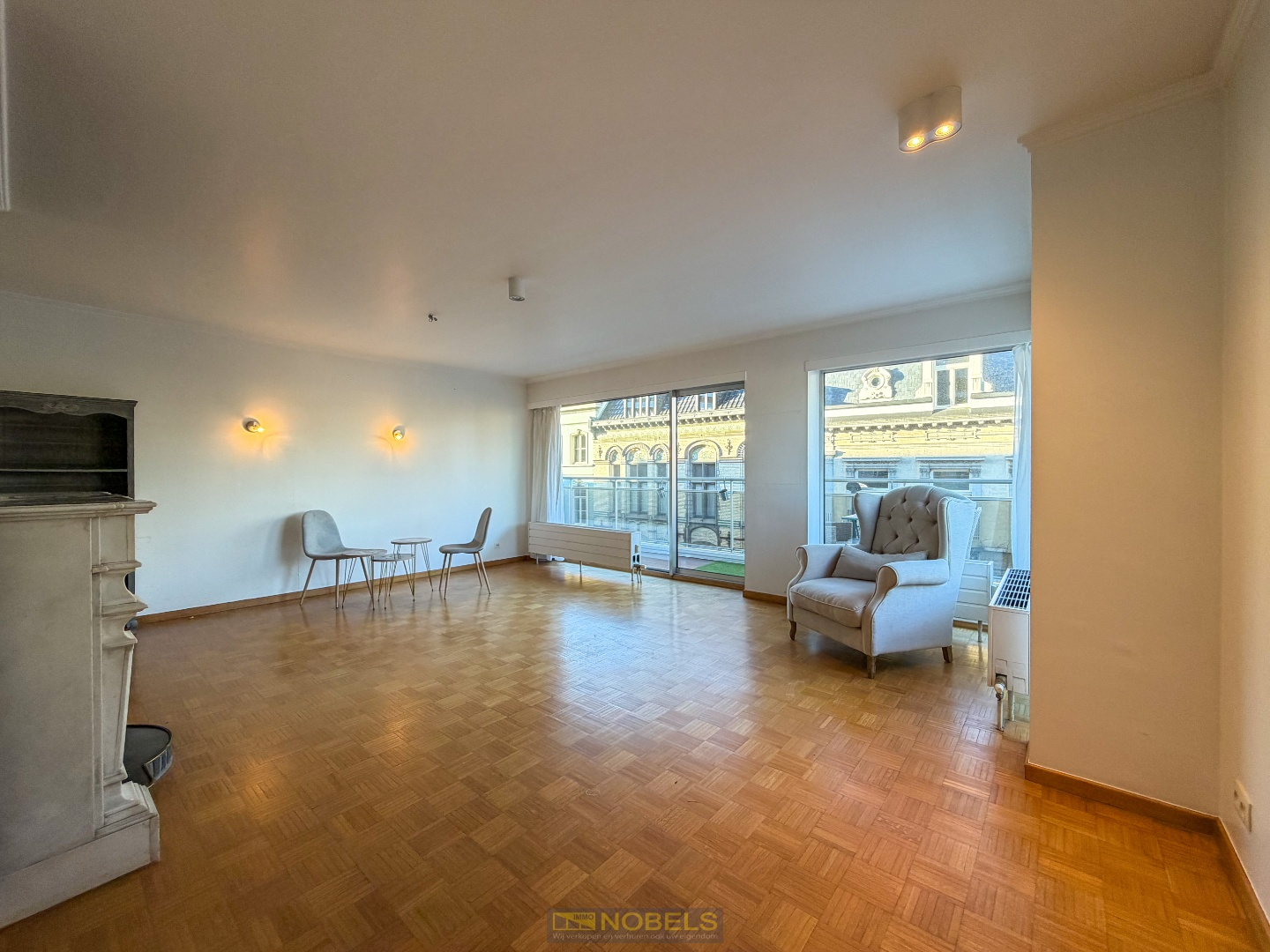 Te huur stijlvol appartement met 3 slaapkamers, centraal gelegen met mooi uitzicht in Ronse - foto 2