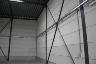 KMO unit, bestemd voor opslag, gelegen aan de doorgaande weg Wuustwezel - Zundert.De loods werd gebouwd in 2017, is in uitstekende staat en is...