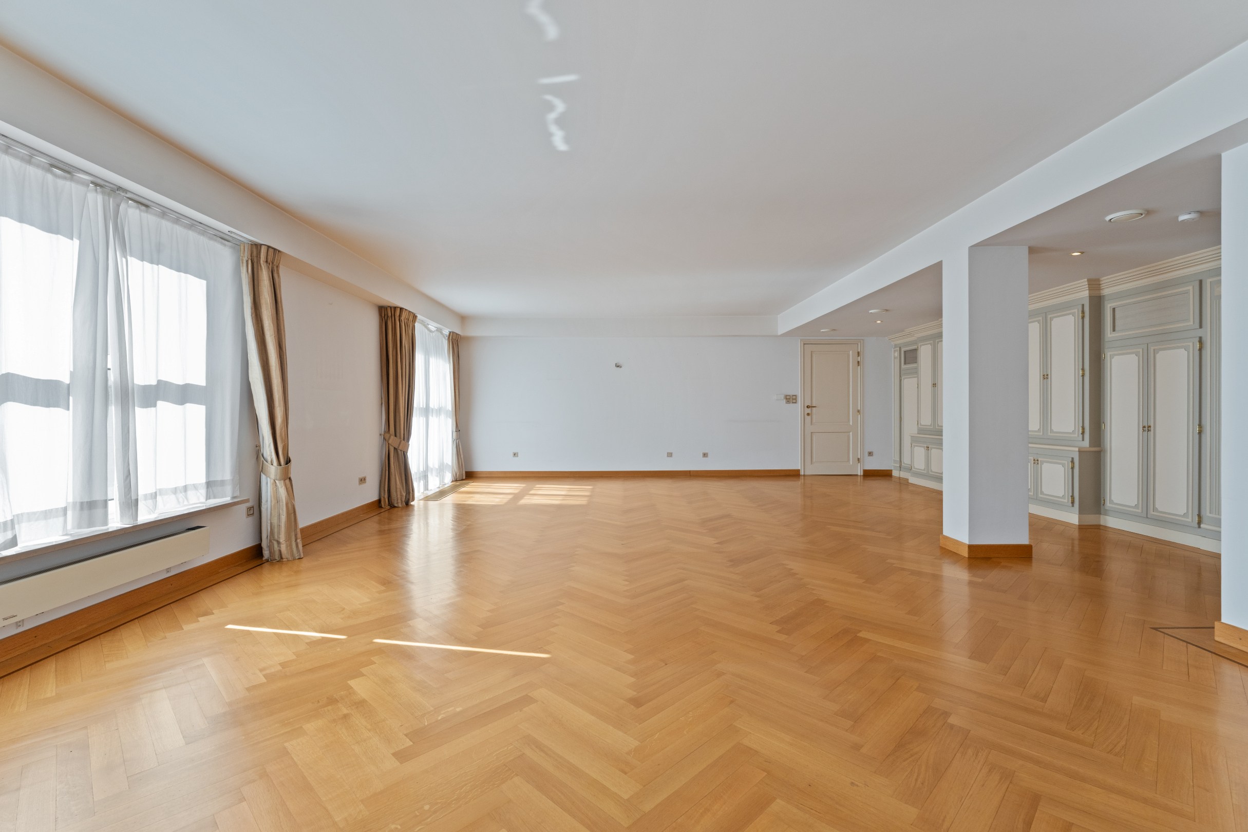 Ruim en uniek appartement met 4 slaapkamers - foto 5